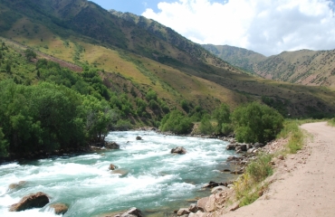 Silk route kirgistan, motorcycle trip, UTV off road trip